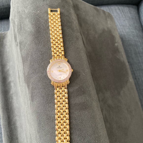 Croton ladies goldtone quartz watch - Picture 3 of 5